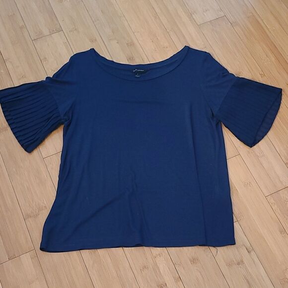 Banana Republic dark blue top - Picture 1 of 4